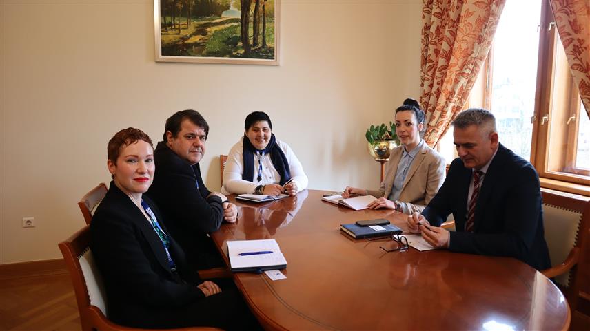 БРЧКО, 25. МАРTА /СРНА/ - Градоначелник Брчког Синиша Милић на састанку са шефом Канцеларије ОЕБС-а у дистрикту Меган Мекалај.