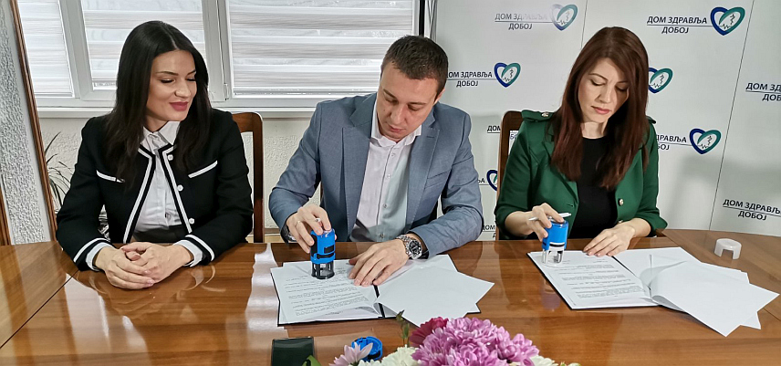 ДОБОЈ, 28. МАРТА /СРНА/ - У Добоју је данас потписан Меморандум о сарадњи и разумијевању између Дома здравља и градског вртића "Мајке Југовић", којим се правно формализује досадашња сарадња и пружање здравствених услуга корисницима вртића.