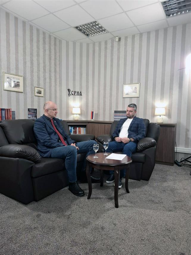 БАЊАЛУКА, 28. МАРТА /СРНА/ - Шеф Клуба посланика СНСД-а у Народној скупштини Републике Српске Срђан Мазалица рекао је за Срну да опозиција, умјесто јединства и одбране интереса Српске, бира пут рушења њених институција а све с циљем уласка у власт на нивоу БиХ, истакавши да је управо опозиција највећи непријатељ донесених одлука које штите институције, имовину и надлежности Републике.