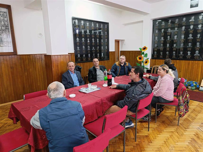 СРБАЦ, 28. МАРТА /СРНА/ - Борачка организација општине Србац уручила је данас четири пакета са основним животним намирницама, својим члановима муслиманске вјероисповијести поводом наступајућег вјерског празника Рамазанског бајрама.