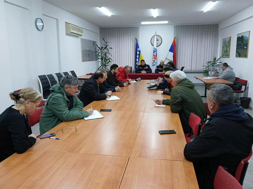 НОВИ ГРАД, 29. МАРТА /СРНА/ - Водостај ријека Уне и Сане данас су углавном у стагнацији а на подручју Новог Града, а проблем на неколико локација представљају подземне воде,сједница Штаба за ванредне ситуације.