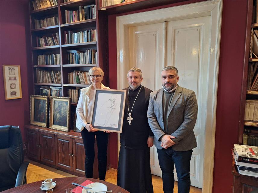 САРАЈЕВО, 2. МАРТА /СРНА/ - Љиљана Капор поклонила је данас Старој цркви у Сарајеву слику блаженопочившег патријарха Павла коју је насликао њен супруг Момо Капор.