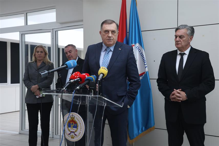 БАЊАЛУКА, 2. МАРТА /СРНА/ - Предсјендик Републике Српске Милорад Додик на конференцији за новинаре након састанка највиших званичника Републике Српске са руководиоцима Министарства унутрашњих послова /МУП/ Српске и безбједносних агенција на нивоу БиХ./фото Борислав Здриња/