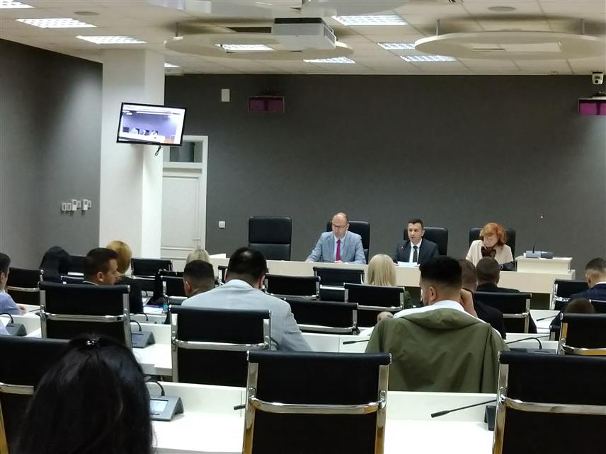 ИСТОЧНО НОВО САРАЈЕВО, 31. МАРТА /СРНА/ - Скупштина општине Источно Ново Сарајево усвојила је на данашњој сједници годишњи план рада општине за текућу годину, извјештај о раду начелника ове општине за прошлу годину, те програм подстицаја развоја привреде и пољопривреде за ову годину, у вриједности од 200.000 КМ.