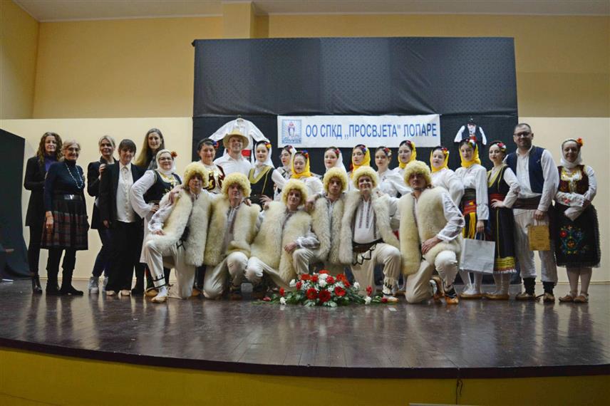 ЛОПАРЕ, 3. МАРTА /СРНА/ - Српско просвјетно и културно друштво /СПКД/ "Просвјета" из Лопара одржало је годишњи концерт на којем је наступило више од 80 чланова овог друштва.