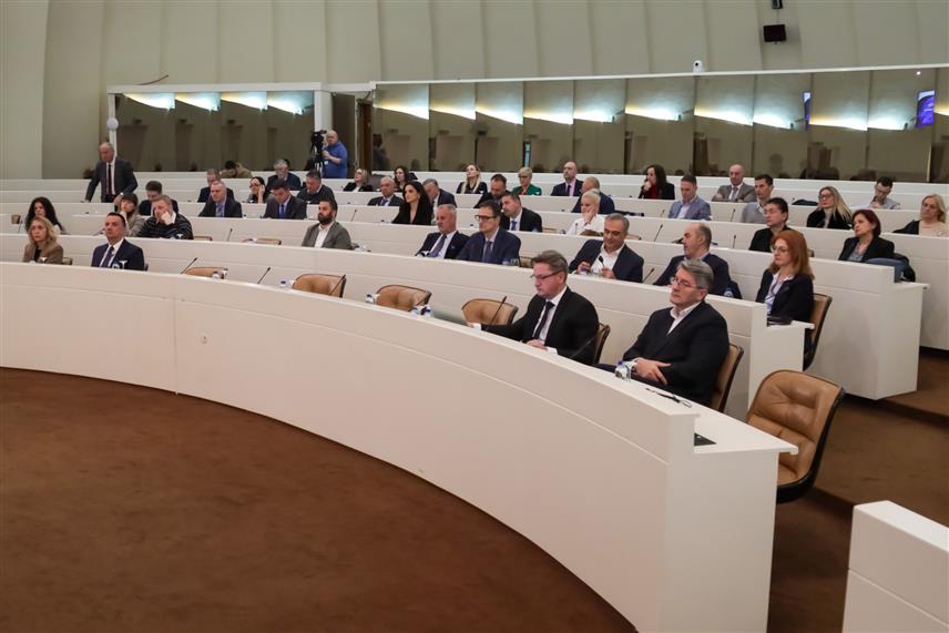 САРАЈЕВО, 4. МАРТА /СРНА/ - Представљање прегледа активности Енергетске заједнице и реализације уговорних обавеза БиХ у 2024. у Парламентарној скупштини БиХ члановима парламента.