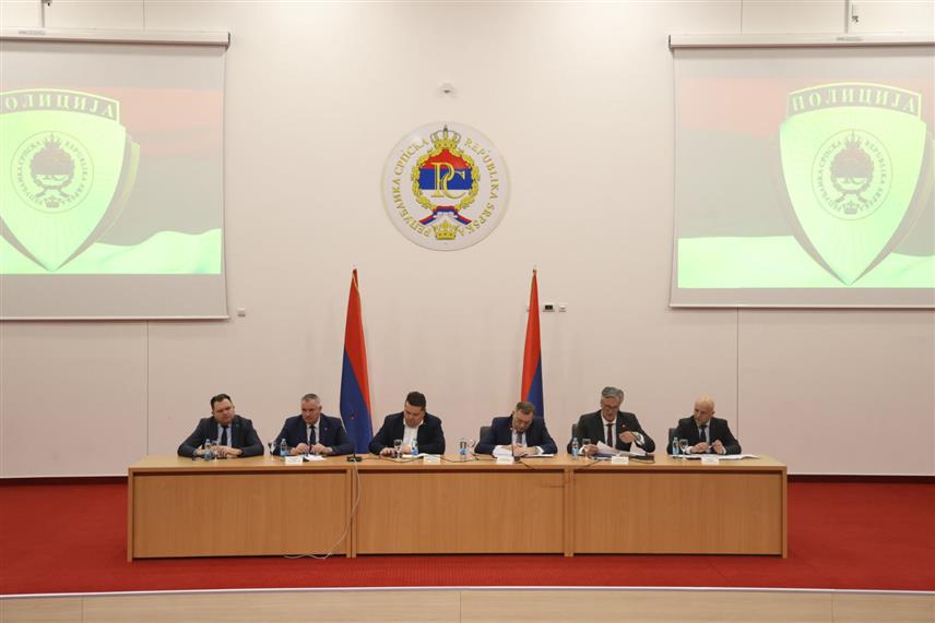 БАЊАЛУКА, 5. МАРТА /СРНА/ - Сатанак предсједника Републике Српске Милорада Додика са представницима Министарства унутрашњих послова /МУП/ Републике Српске у Центру за обуку у Залужанима код Бањалуке . /ФОТО Борислав Здриња/