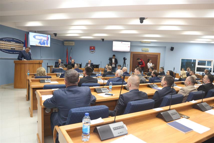 ПРИЈЕДОР, 11. АПРИЛА /СРНА/ - Предсједник Републике Српске Милорад Додик током обраћања на посебној сједници Скупштине града Приједора.