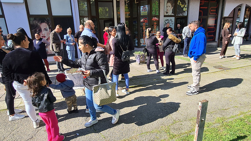 ДОБОЈ, 11. АПРИЛА /СРНА/ - У Добоју је данас свечано отворена канцеларија за Роме с циљем њиховог социо-економског оснаживања у овој локалној заједници, с фокусом на образовање.