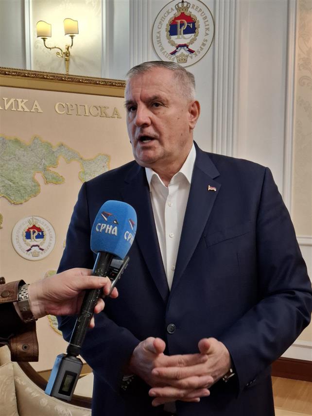 БАЊАЛУКА, 11. АПРИЛА /СРНА/ - Предсједник Владе Републике Српске Радован Вишковић 