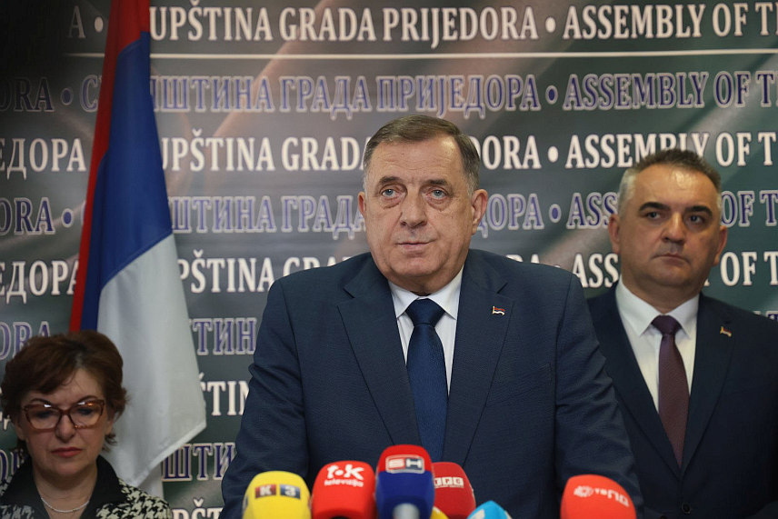 ПРИЈЕДОР, 11. АПРИЛА /СРНА/ - Предсједник Републике Српске Милорад Додик на конференцији за новинаре у Приједору./ФОТО Борислав Здриња/