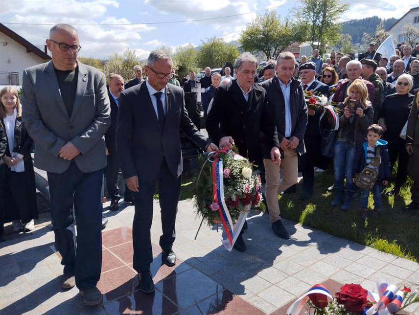 ВИШЕГРАД, 12. АПРИЛА /СРНА/ - У Вишеграду је обиљежен Дан руских добровољаца, уз поруку да су везе српско - руског народа дубоке, братске и нераскидиве.