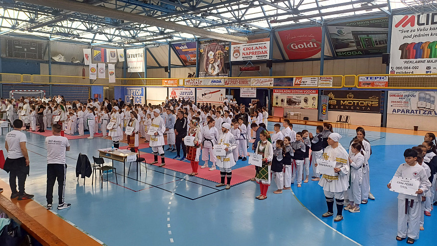 ДЕРВЕНТА, 13. АПРИЛА/СРНА/- У Дервенти се данас одржава Прво коло лиге шампиона Републике Српске у каратеу, на којем учешће је узело 16 клубова са око 250 такмичара из Републике Српске, Федерациј БиХ и Србије.