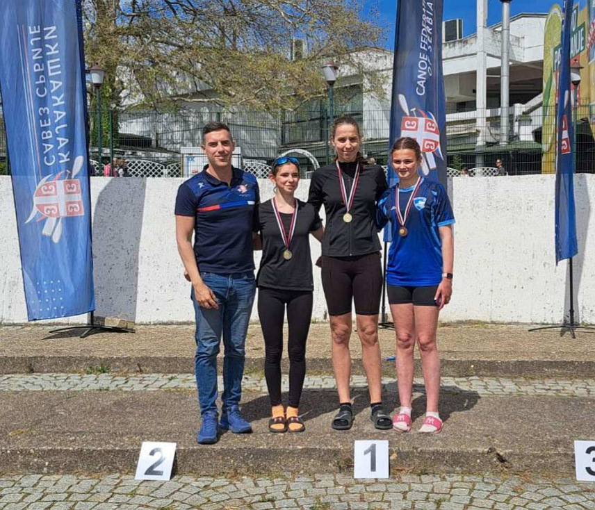 TРЕБИЊЕ, 14. АПРИЛА /СРНА/ - Чланови Кајак клуба "Tребишњица" остварили су запажен наступ на Првенству Србије на дугим стазама у кајаку на мирним водама, одржаном у дисциплини кајака једносједа на 5.000 метара.