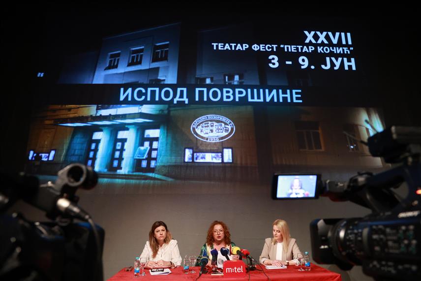 БАЊАЛУКА, 15. АПРИЛА /СРНА/ - Селектор фестивала, глумица Народног позоришта Републике Српске Наташа Иванчевић и директор Народног позоришта Републике Српске Дијана Грбић на конференцији за новинаре у Бањалуци поводом Театар феста "Петар Кочић" који ће бити одржан од 3. до 9. јуна.