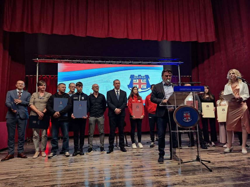 ШАМАЦ, 15. АПРИЛА /СРНА/ - Министар пољопривреде, шумарства и водопривреде Републике Српске Саво Минић на свечаној сједници Скупштине поводом Дана општине Шамац.