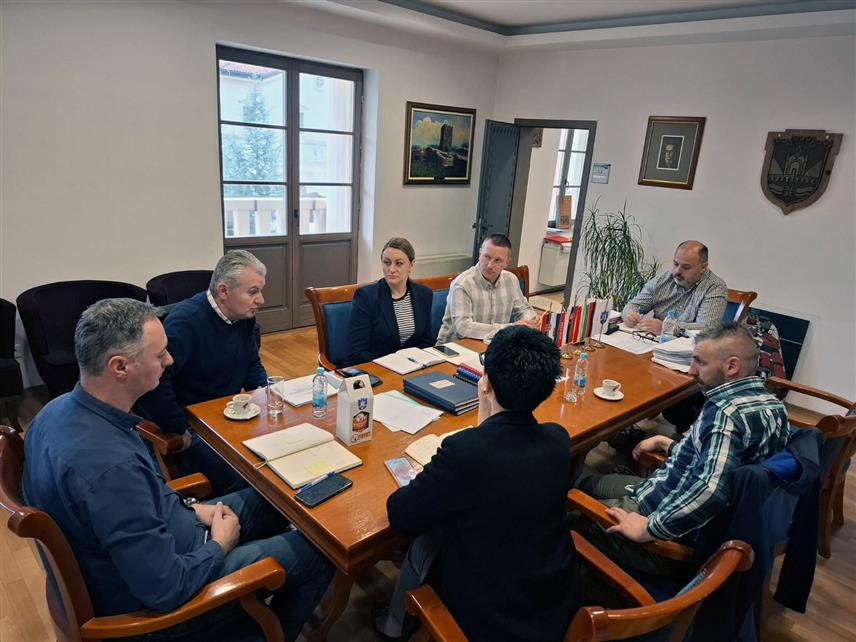 ВИШЕГРАД, 17. АПРИЛА /СРНА/ - Општина Вишеград наставиће сарадњу са организацијом "Каритас" Швајцарске у БиХ кроз нови трогодишњи пројекат "СЕЛС два", потврђено је данас након састанка представника ове организације и општине.