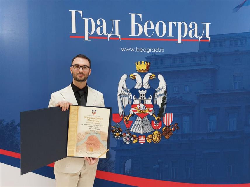 TРЕБИЊЕ, 17. АПРИЛА /СРНА/ - Марко Ковач, први композитор класичне музике из источне Херцеговине, добитник је награде града Београда "Деспот Стефан Лазаревић", у области музичког стваралаштва за прошлу годину.