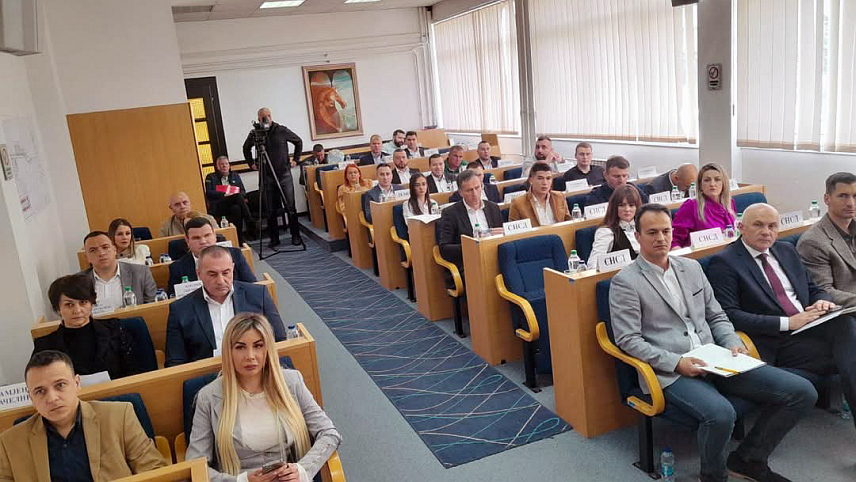 ПАЛЕ, 17. АПРИЛА /СРНА/ - Сједница Скупштине општине Пале.	