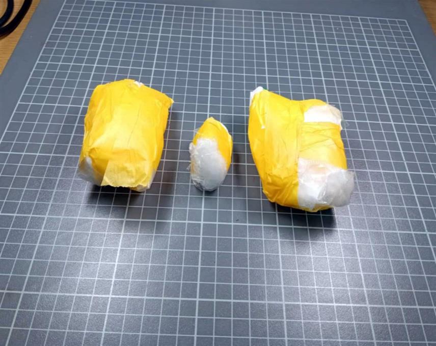 ДОБОЈ, 19. АПРИЛА /СРНА/ - Добојска полиција ухапсила је лице из Петрова чији су иницијали Б.Р. од кога је одузет 131 грам кокаина.