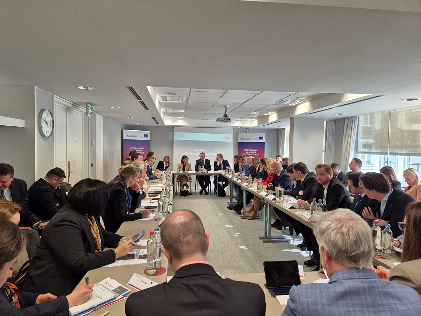 САРАЈЕВО/БРИСЕЛ, 1. АПРИЛА /СРНА/ - Састанак Пословне платформе ЕУ-западни Балкан у Бриселу на ком су учествовали и представници компанија "Колектор" Лакташи, "Микроелектроника" Бањалука и "Лукавац цемент".