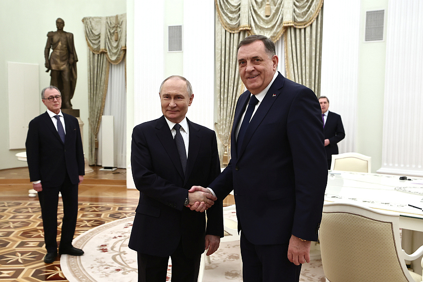 МОСКВА, 1. АПРИЛА /СРНА/ - Предсједник Републике Српске Милорад Додик разговарао је данас у Москви са руским предсједником Владимиром Путином о актуелној ситуацији у БиХ и на глобалном нивоу, јавио је извјештач Срне из Москве.