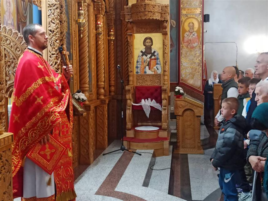 ЗВОРНИК, 20. АПРИЛА /СРНА – На подручју града Зворника у свим храмовима и црквама јутрос су служене васкршње литургије и прочитана васкршња посланица Његове светости патријарха српског Порфирија.