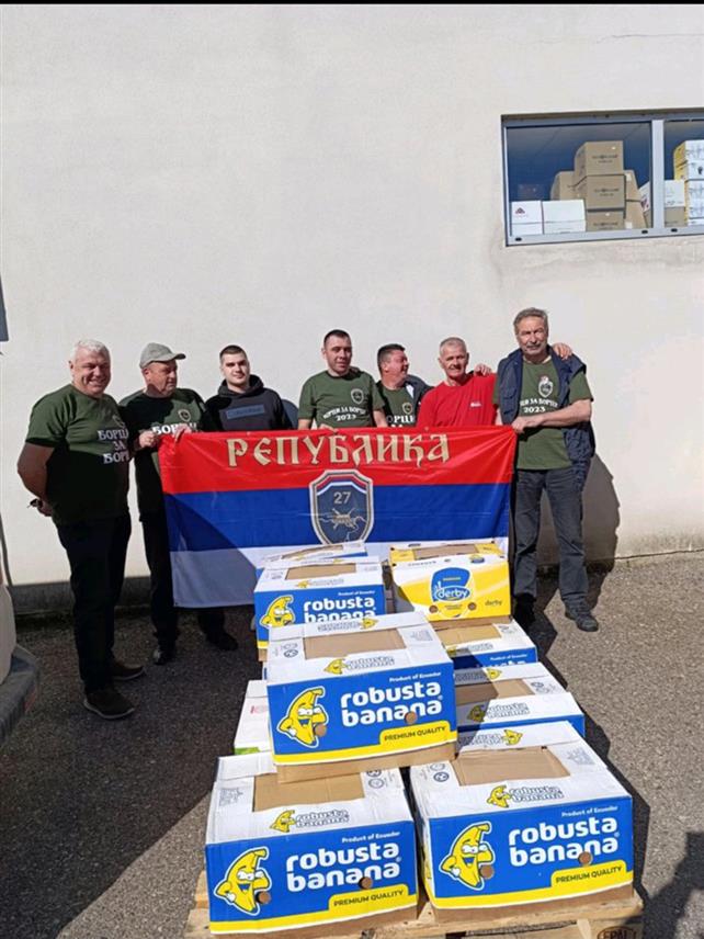 ДЕРВЕНТА, 21. АПРИЛА /СРНА/ - Група "Борци за борце" уручила је, поводом Васкрса, 12 пакета помоћи демобилисаним борцима Војске Републике Српске /ВРС/ са подручја Дервенте, Брода, Прњавора и Станара.