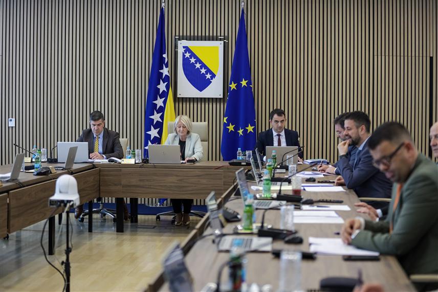 САРАЈЕВО, 22. АПРИЛА /СРНА/ - Сједница Савјета министара.