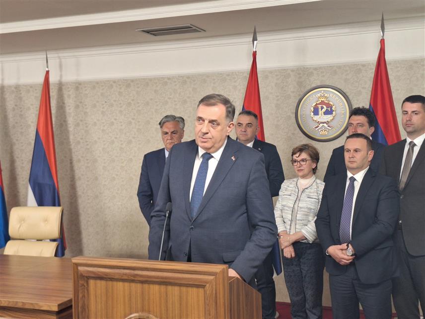 ИСТОЧНО САРАЈЕВО, 23. АПРИЛА /СРНА/ - Предсједник Републике Српске Милорад Додик на конференцији за новинаре у Источном Сарајеву.