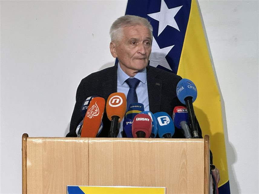 САРАЈЕВО, 24. АПРИЛА /СРНА/ - Предсједавајући Дома народа Парламентарне скупштине БиХ Никола Ширић рекао је да је једина мисија Клуба делегата бошњачког народа да уведе опозицију из Републике Српске у руководство Дома.