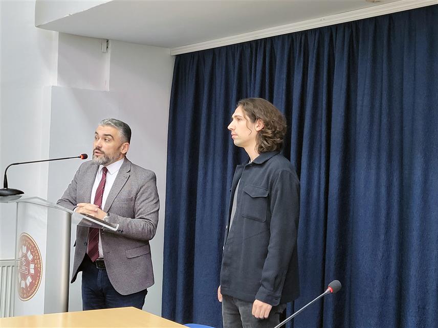 ПАЛЕ, 28. АПРИЛА /СРНА/ - На Палама је данас одржана прва ревија краткометражног филма "Филмософија" на којој су приказани краткометражни филмови пет аутора који су награђени на европским фестивалима.