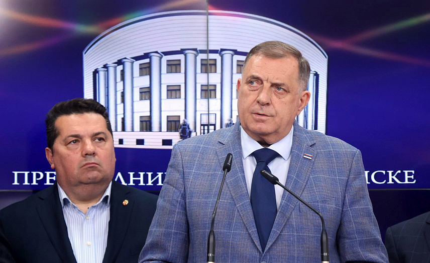 БАЊАЛУКА, 29. АПРИЛА /СРНА/ - Предсједник Републике Српске Милорад Додик изјавио је данас у Бањалуци да је владајућа коалиција у Српској сагласна да нелегитимност Кристијана Шмита води БиХ у авантуру и да се она зато распада. /фото: Борислав Здриња/