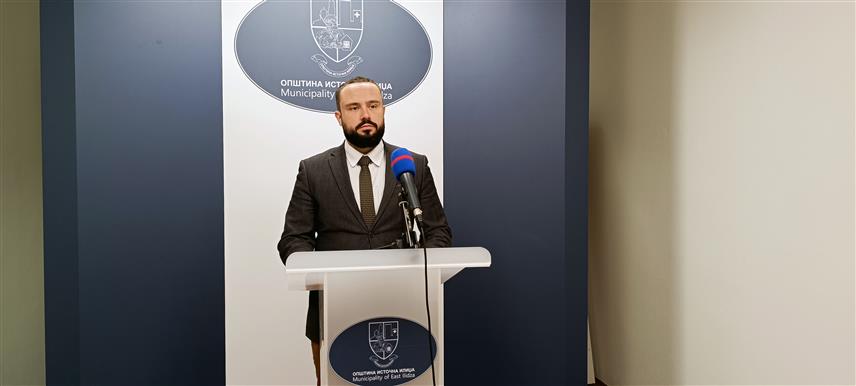 ИСТОЧНА ИЛИЏА, 2. АПРИЛА /СРНА/ - Четврти међународни "Источно Сарајево фолк-фест 2025" биће одржан у суботу, 5. априла, у Касиндолу у Источној Илиџи с циљем да промовише народно стваралаштво, размјену култура и туристичке потенцијале, рекао је директор Центра за културу и информисање Источне Илиџе Божидар Новаковић.	
