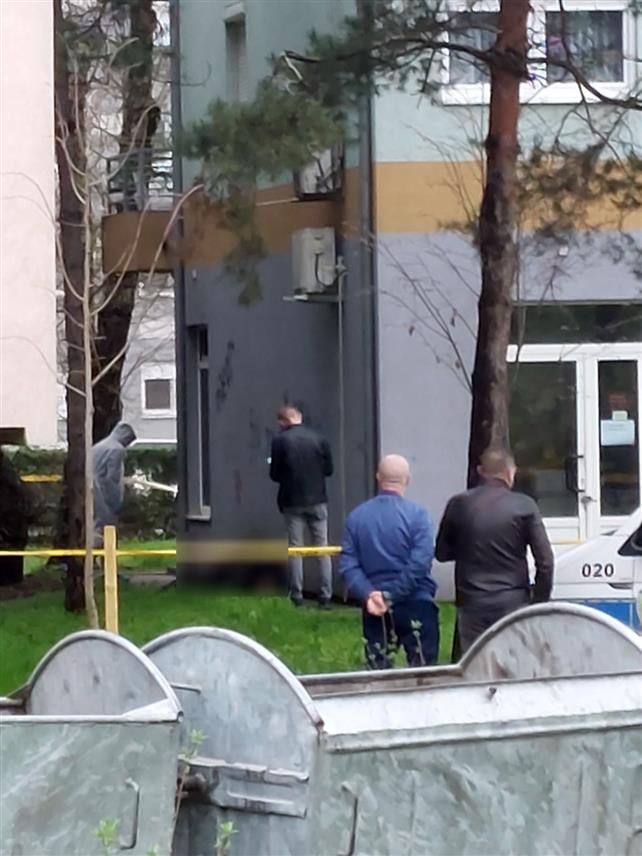 БРЧКО, 2. АПРИЛА /СРНА/ - У брчанском насељу Еш јутрос је пронађено тијело непознатог мушкарца, потврђено је у полицији.