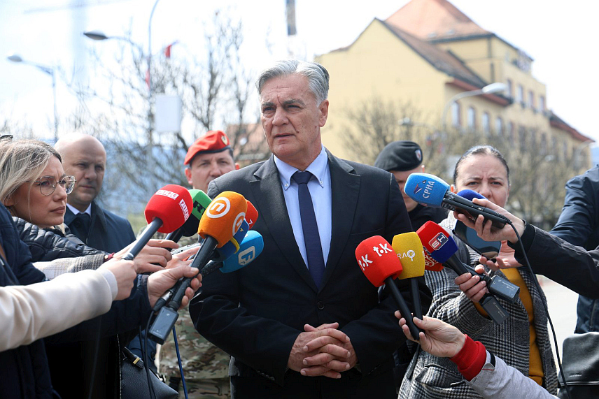 БАЊАЛУКА, 3. АПРИЛА /СРНА/ - Министар унутрашњих послова Српске Синиша Каран изјавио је да одлука Интерпола да одбије захтјев неуставног Суда БиХ за расписивање црвене потјернице за високим званичницима Републике Српске потврђује да је ријеч о политичком прогону институција Српске и њених носилаца. / ФОТО: Борислав Здриња/