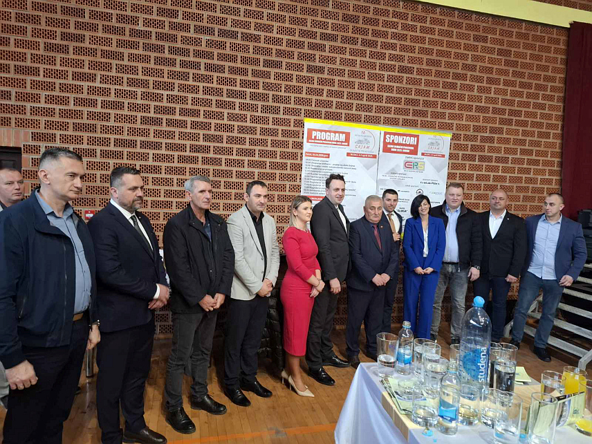 РУДО, 4. АПРИЛА /СРНА/ - Министар трговине и туризма Републике Српске Денис Шулић отворио је данас 10. Сајам домаћих производа у Рудом и том приликом истакао да ова манифестација потврђује значај домаће производње и регионалне сарадње.