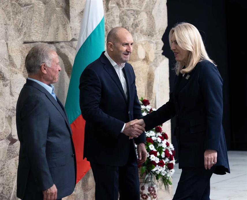 СОФИЈА, 4. АПРИЛА /СРНА/ - Српски члан и предсједавајућа Предсједништва БиХ Жељка Цвијановић учествовала је данас у Софији на састанку лидера у оквиру "Акаба процеса: Балкан три" на којем је било ријечи о актуелним безбједносним изазовима, са посебним акцентом на проблем тероризма.
