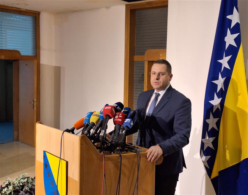 САРАЈЕВО, 4. АПРИЛА /СРНА/ - Делегат Клуба српског народа у Дому народа Радован Ковачевић.