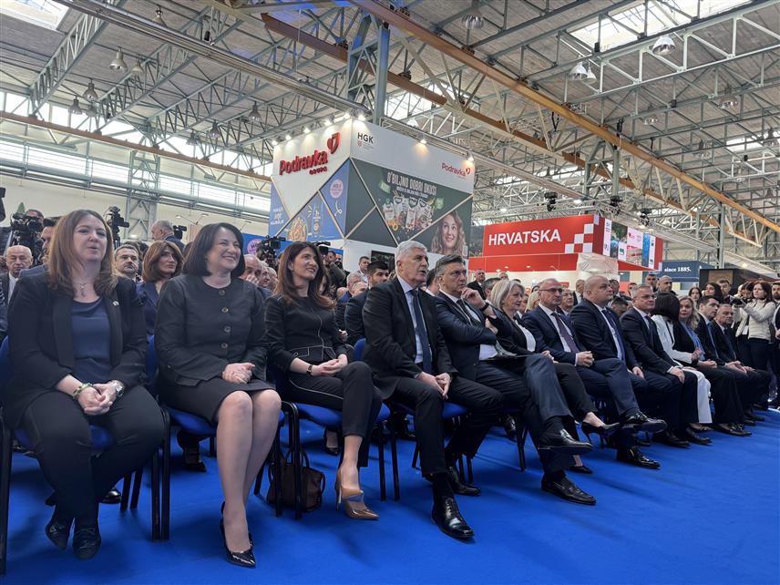 МОСTАР, 8. АПРИЛА /СРНА/ - Међународни сајам привреде отворен је данас у Мостару, а земља партнер је Италија.