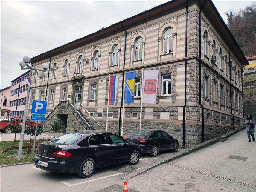 СРЕБРЕНИЦА, 8. АПРИЛА /СРНА/ - Општина Сребреница данас је расписала конкурс за додјелу стипендија за академску 2024/25. годину, за шта је у буџету планирано 60.000 КМ.