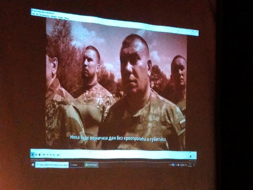 ИСТОЧНО САРАЈЕВО, 8. АПРИЛА /СРНА/ - У Источном Сарајеву вечерас је приказивањем филмова "Одважне сестре" и "Специјална медицинска јединица" затворен филмски фестивал "На одбрани отаџбине", који ће наредних дана бити организован у Требињу, Вишеграду и Рогатици.