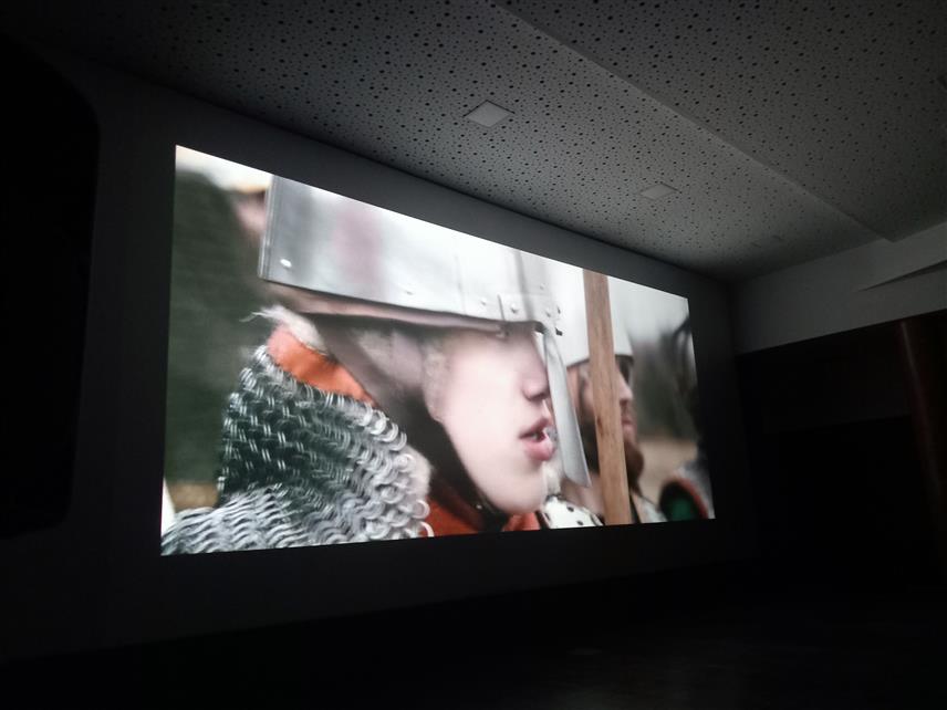 ТРЕБИЊЕ, 9. АПРИЛА /СРНА/ - У Требињу је данас одржан Фестивал руског документарног филма "На одбрани отаџбине", који организује Амбасада Руске Федерације у БиХ на којем су приказани филмови о животу обичних људи на линији фронта.