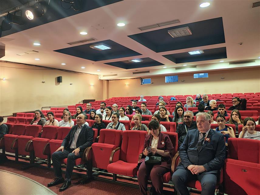 ИСТОЧНО НОВО САРАЈЕВО, 10. МАЈА /СРНА/ - Документарни филмови "Дјевојке" и "Блокадна сцена" о животу становника Лењинграда под блокадом њемачких освајача приказани су данас у Културном центру Источно Ново Сарајево у оквиру обиљежавања 80 година од побједе над фашизмом.