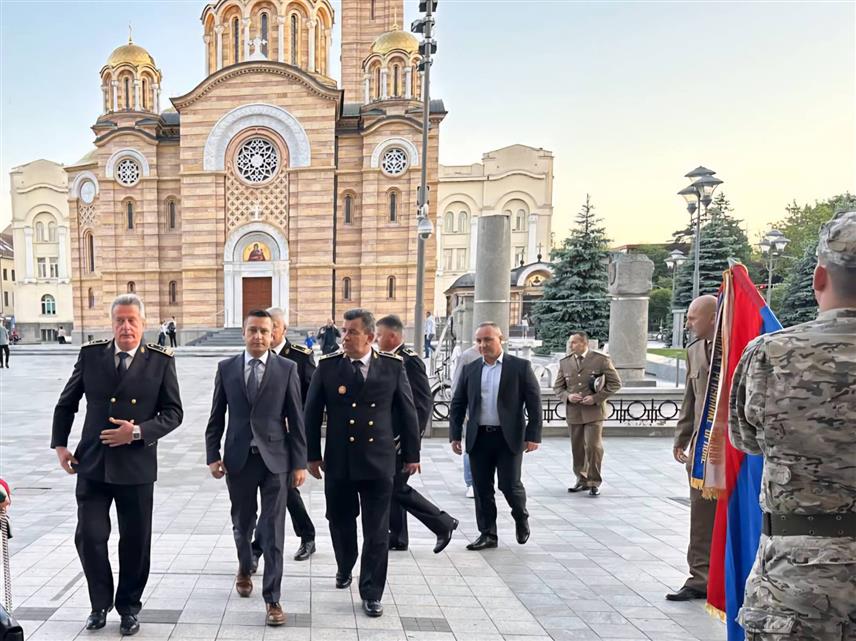 БАЊАЛУКА, 11. МАЈА /СРНА/ - Замјеник министра одбране у Савјету министара Александар Гогановић присуствовао је вечерас свечаном концерту у Банском двору у Бањалуци, уприличеном у оквиру обиљежавања Дана Трећег пјешадијског /Република Српска /пука Оружаних снага БиХ/, који је и Дан Војске Републике Српске.