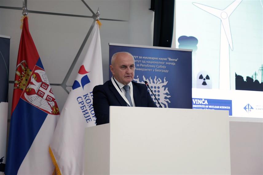 БЕОГРАД, 13. МАЈА /СРНА/ - Министар рударства и енергетике Републике Српске Петар Ђокић рекао је да треба подржати западни Балкан у спровођењу енергетске транзиције, којој жели допринијети и Српска.