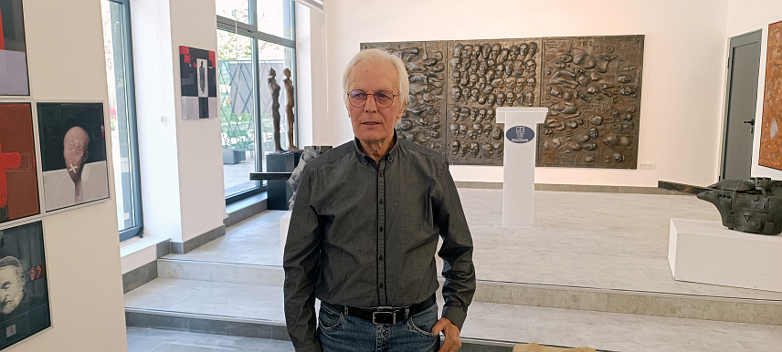 ИСТОЧНА ИЛИЏА, 14. МАЈА /СРНА/ - Изложба слика и скулптура "Пут ка небу" академика Миливоја Унковића биће отворена сутра у Галерији "Жарко Видовић" у Источној Илиџи.