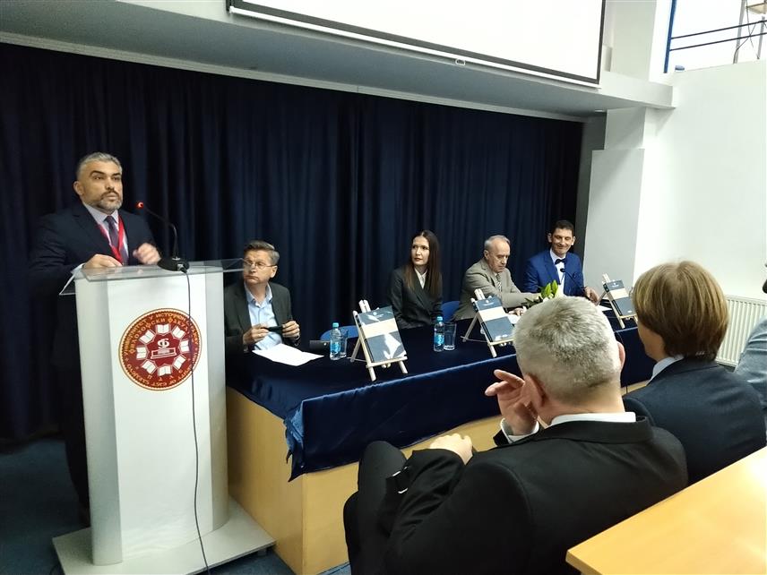 ПАЛЕ, 17. МАЈА /СРНА/ - Декан Филозофског факултета Универзитета у Источном Сарајеву Владан Бартула на међународном научном скупу "Наука и стварност".