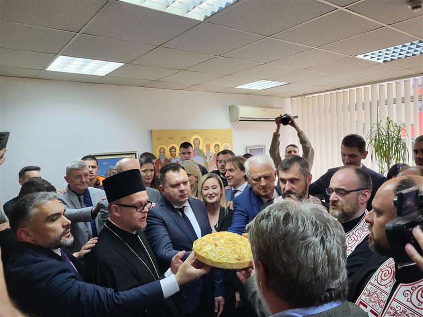 ПАЛЕ, 21. МАЈА/СРНА/ - Дан и слава Филозофског факултета Универзитета у Источном Сарајеву - Свети Јован Богослов обиљежени су данас у овој високошколској установи, гдје је промовисано 139 дипломираних студената првог и другог циклуса студија.