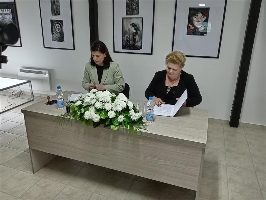 КОЗАРСКА ДУБИЦА, 23. МАЈА /СРНА/ - Спомен-подручје Доња Градина и Национални центар историјског сјећања при институцији предсједника Руске Федерације потписали су данас споразум о сарадњи између који ће допринијети очувању културе сјећања на жртве у борби против фашизма.